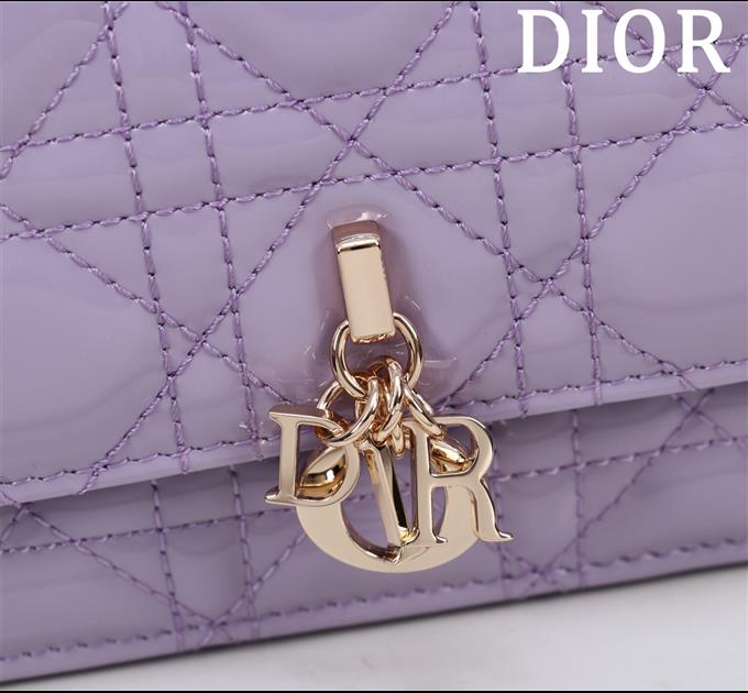 2025228Y600P212910435