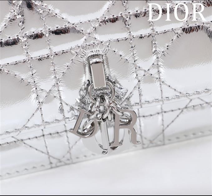 2025228Y600P212911424