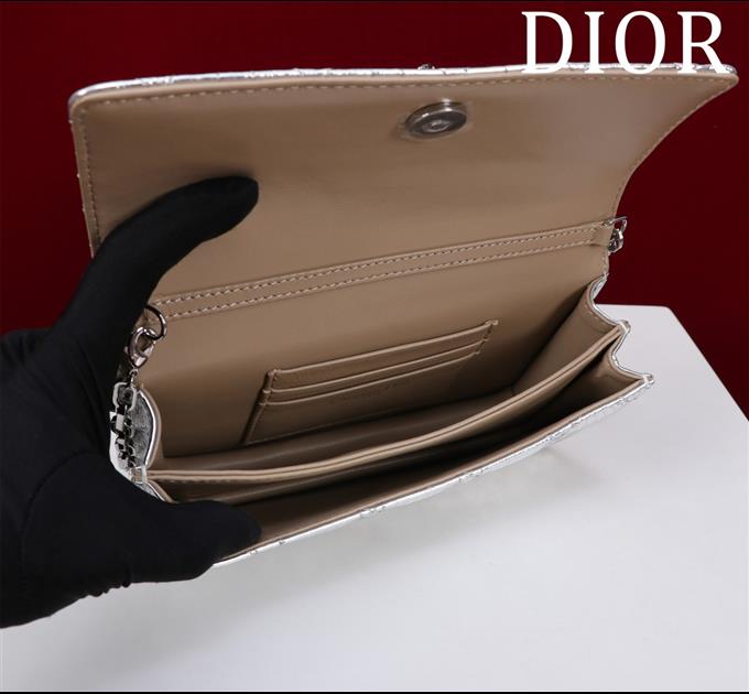 2025228Y600P212911455