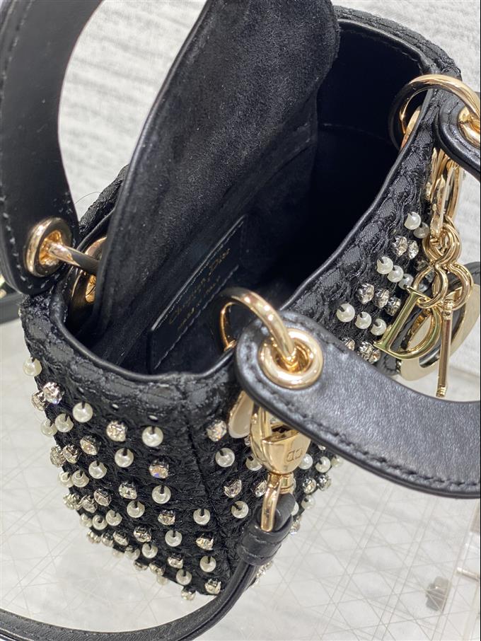 2025228Y1180P212420417