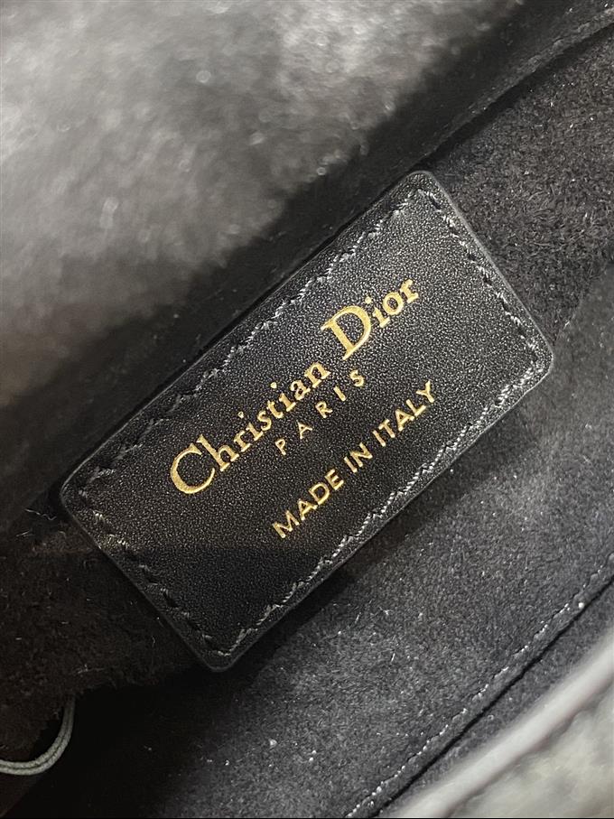 2025228Y1180P212420433