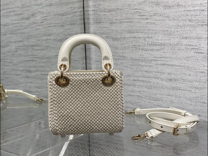 2025228Y1300P212421226