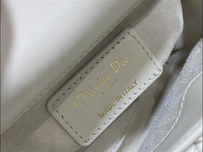 2025228Y1300P212421290