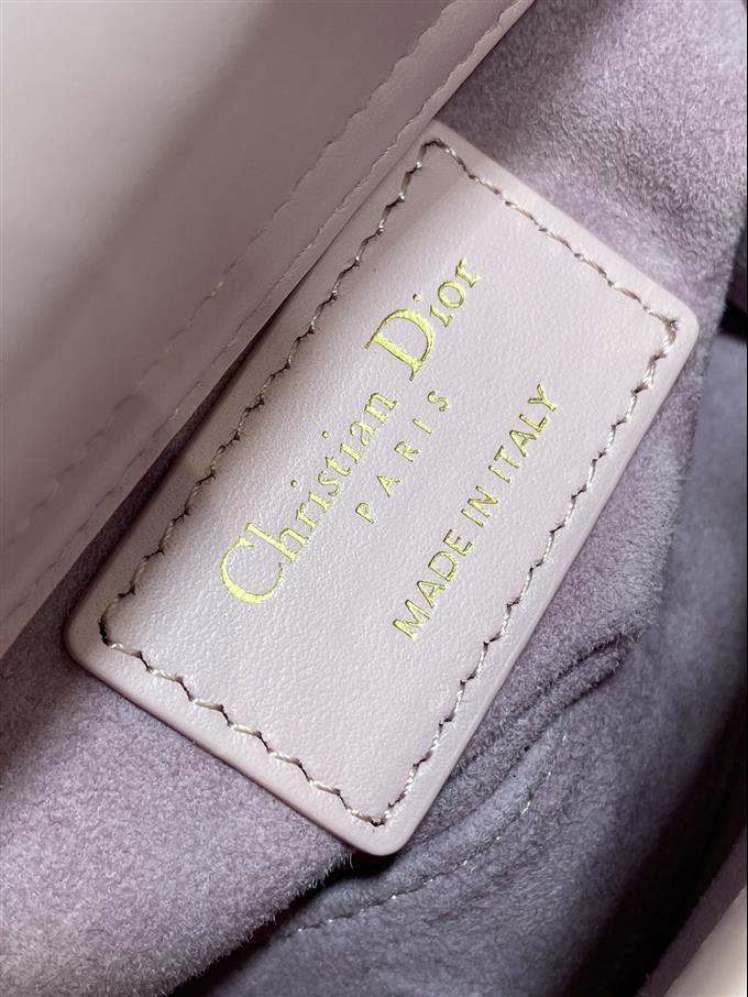 2025228Y1480P212421569