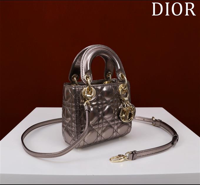 2025228Y600P212424937