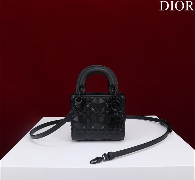 2025228Y600P212425897