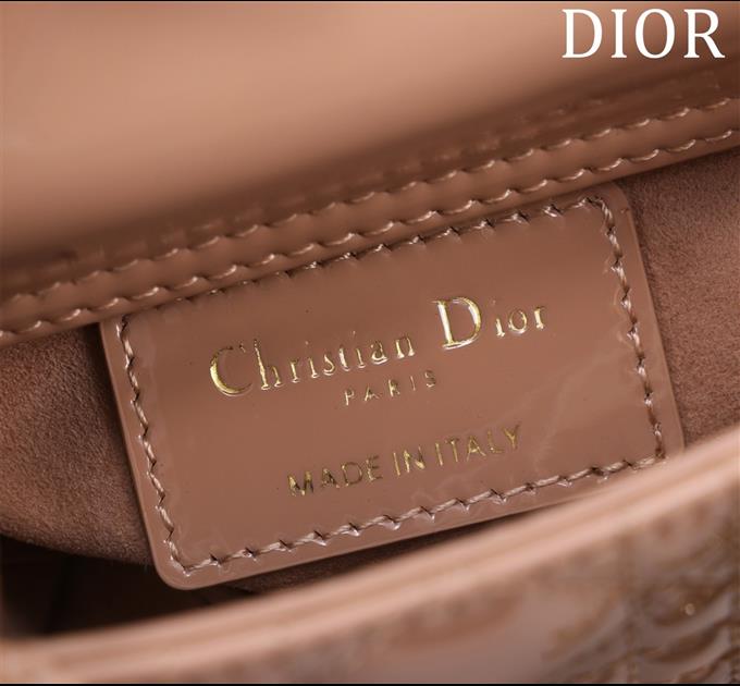 2025228Y600P212426464