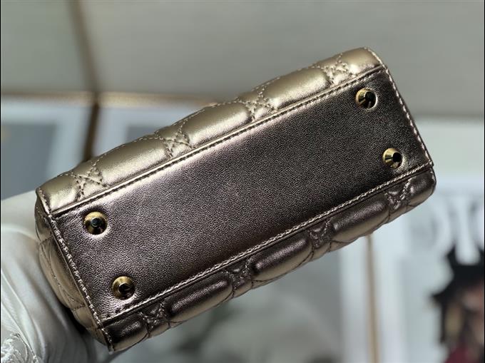 2025228Y650P211252111