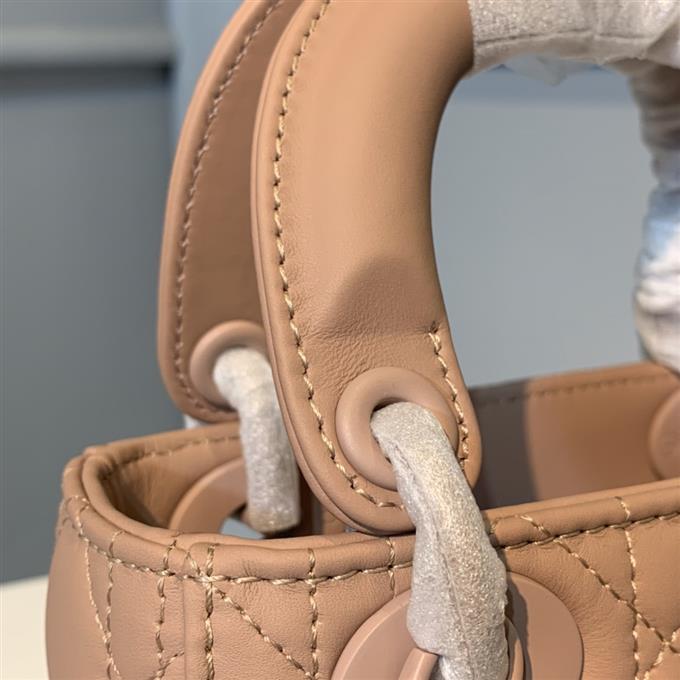 2025228Y650P221845216