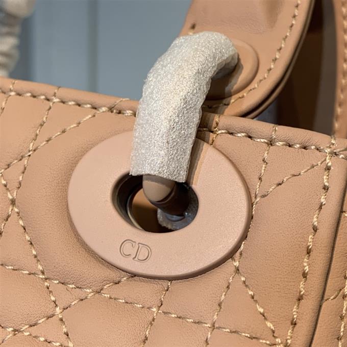 2025228Y650P221845247