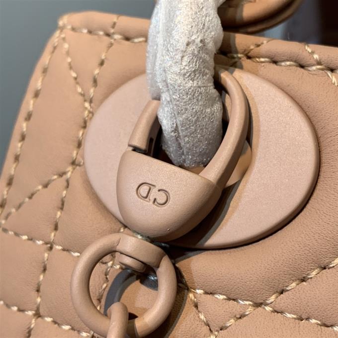 2025228Y650P221845263