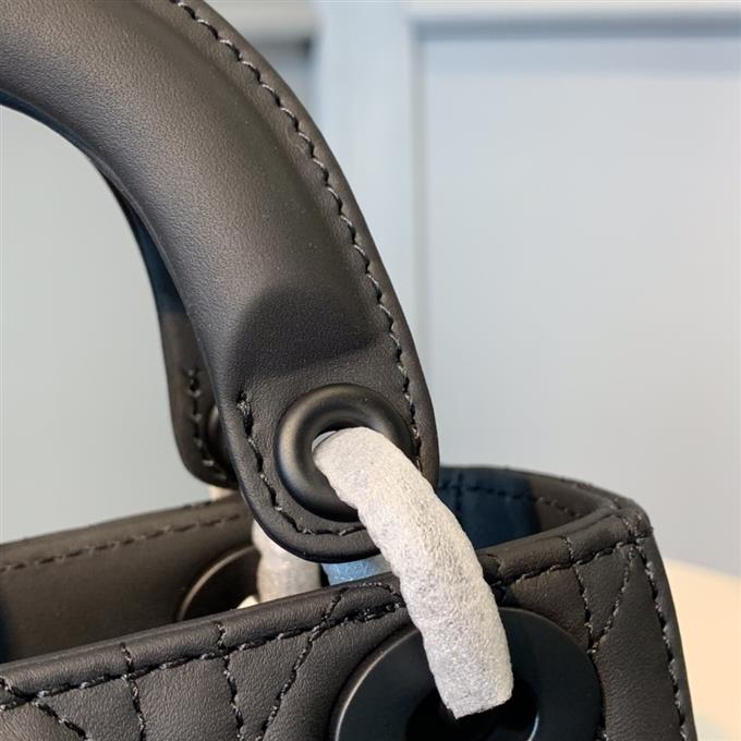 2025228Y650P221845373