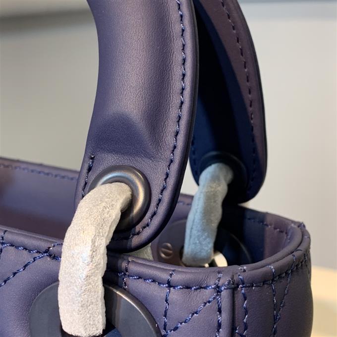 2025228Y650P22184576