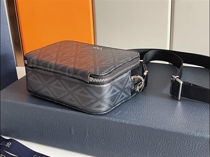 2025228Y500P221557933