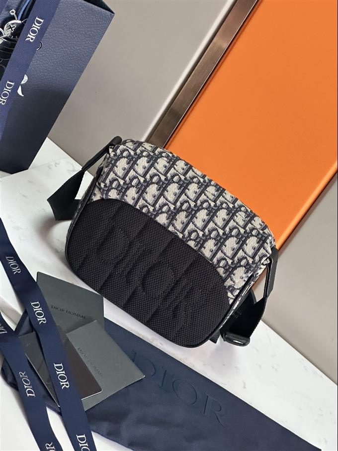 2025228Y500P22155857