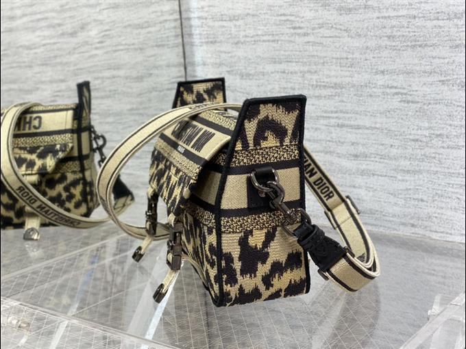 2025228Y600P22121079