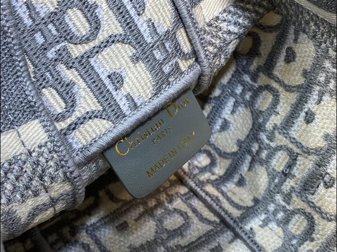 2025228Y600P221211116