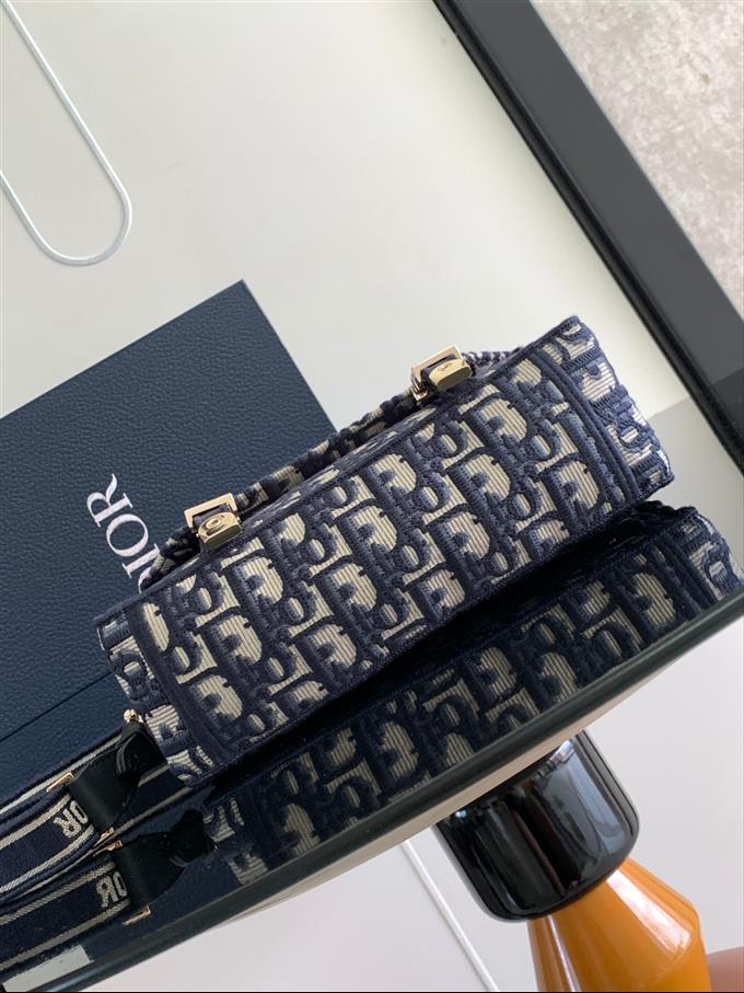 2025228Y600P22129494