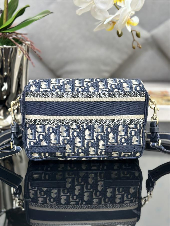 2025228Y600P221559458