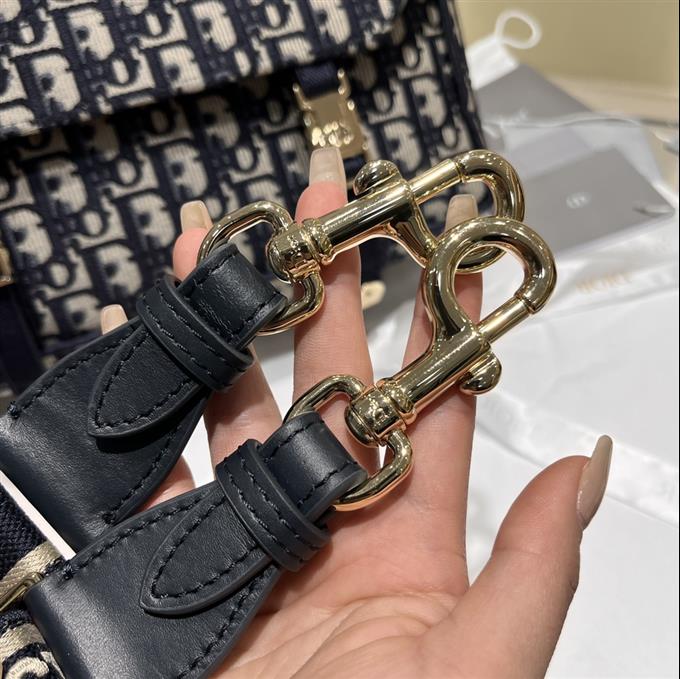 2025228Y650P221211243