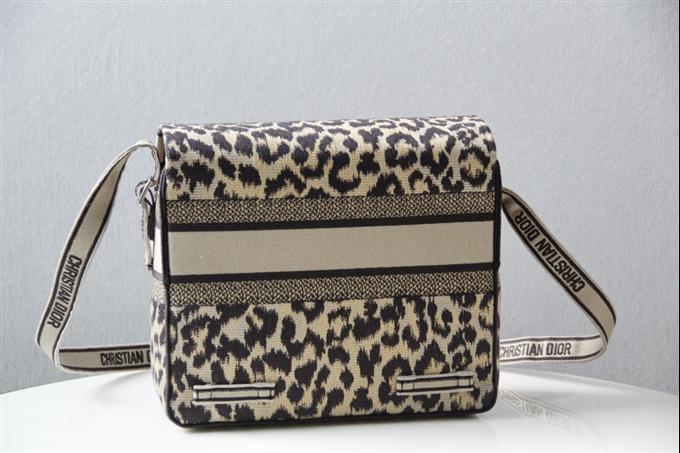 2025228Y650P221211601