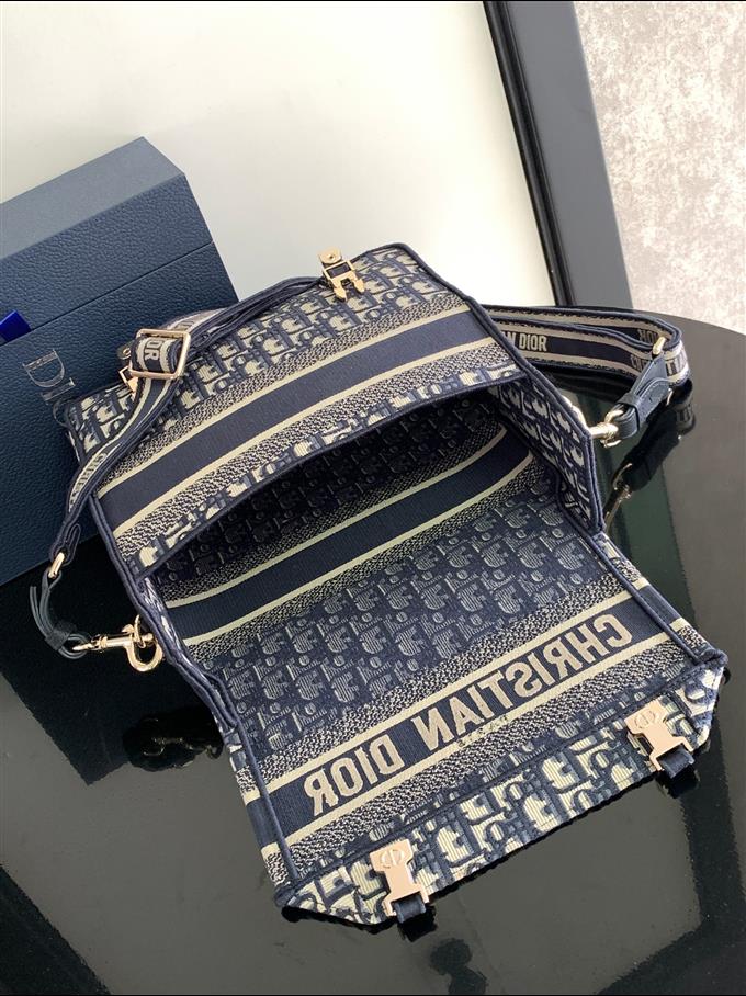 2025228Y650P221211772