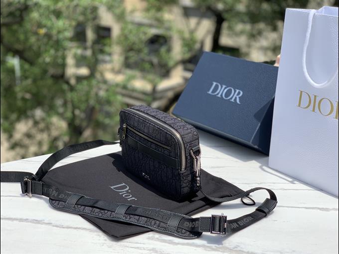 2025228Y650P221558479