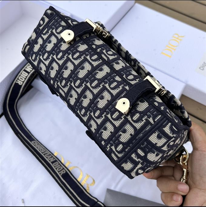 2025228Y750P22128945