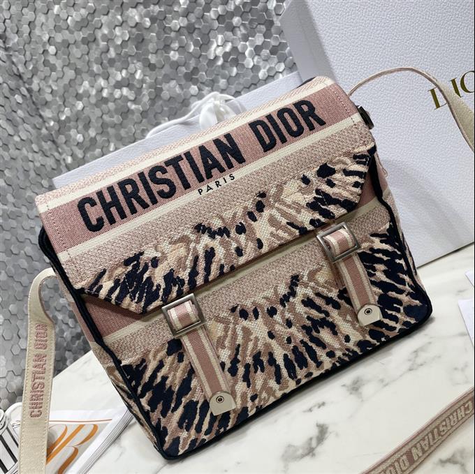 2025228Y850P221213618