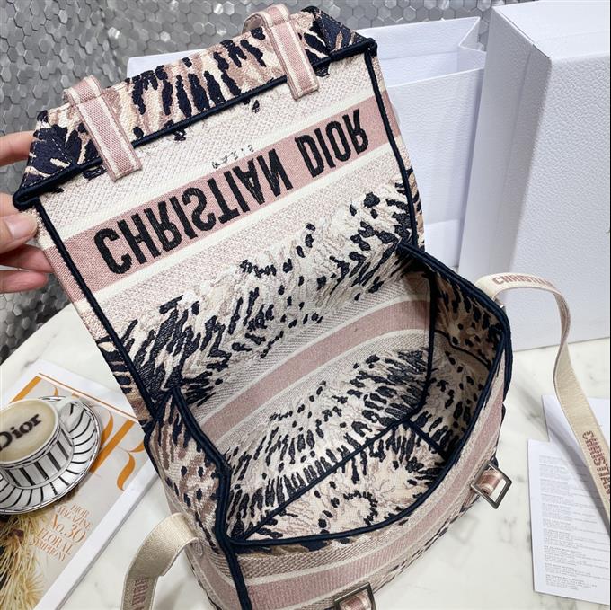 2025228Y850P221213695