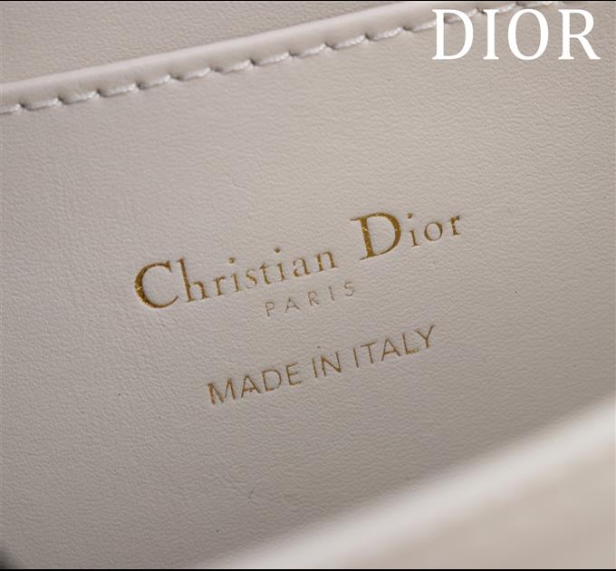 2025228Y600P214940635