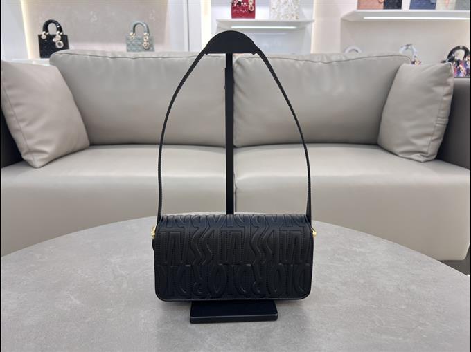 2025228Y680P214943626