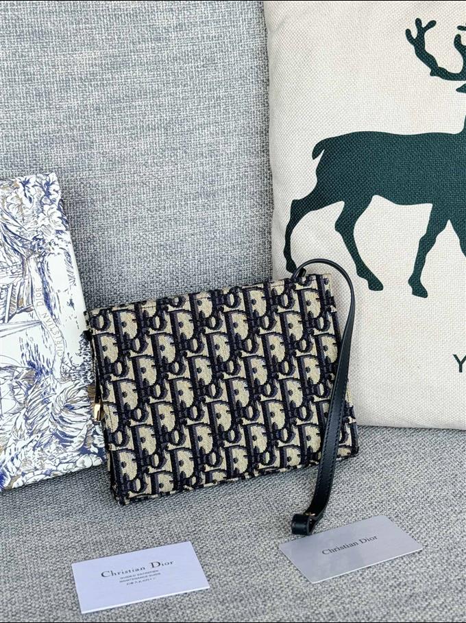 2025228Y300P204639174