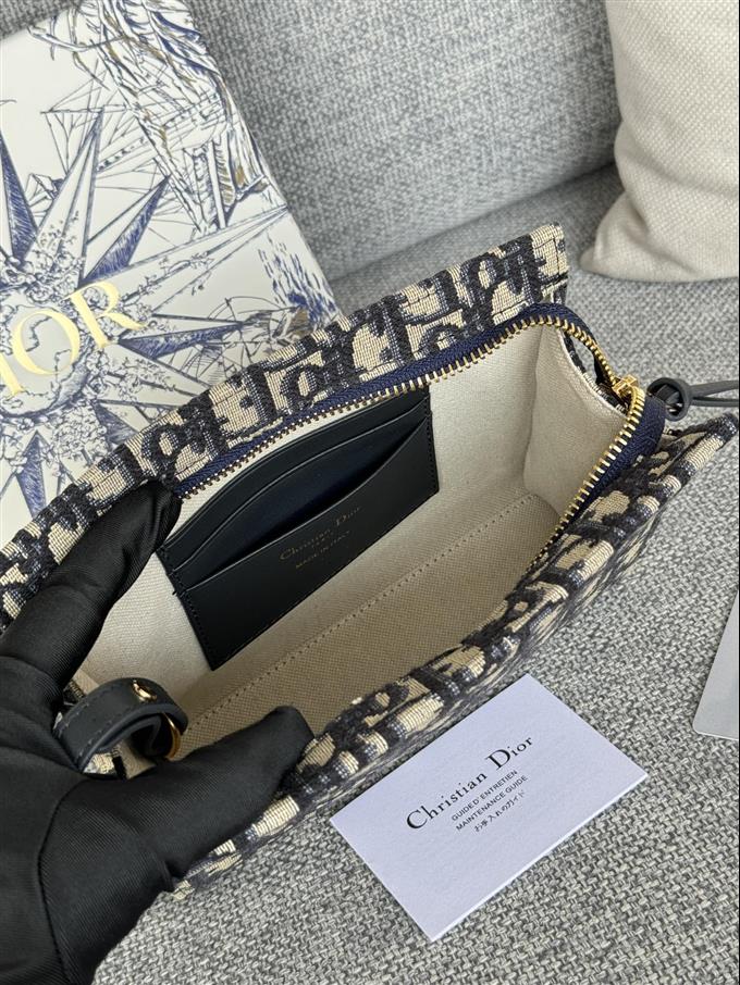 2025228Y300P204639252