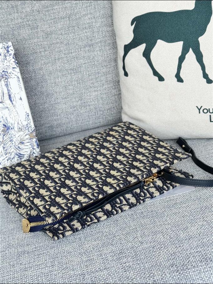 2025228Y320P204639610