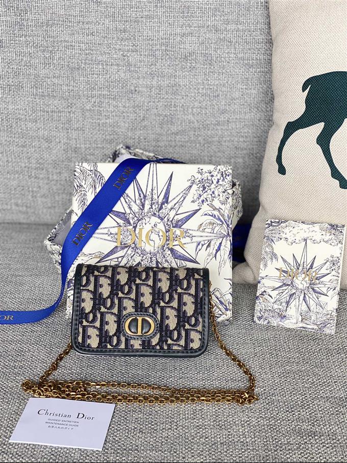 2025228Y330P204615781