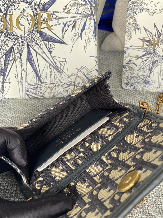 2025228Y330P204615890