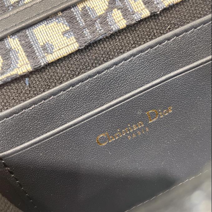 2025228Y350P204618896