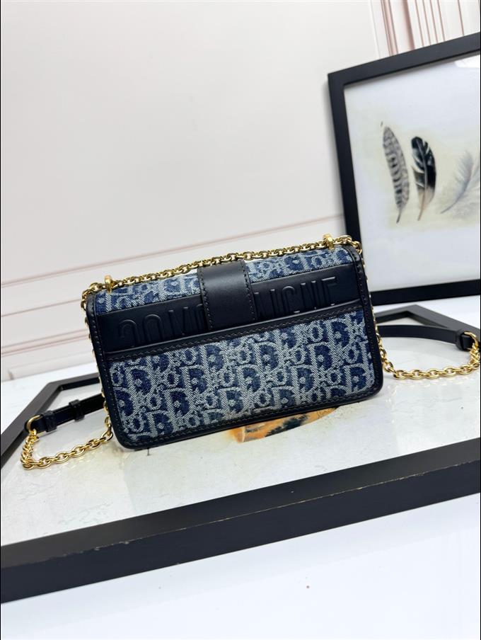 2025228Y550P204619368