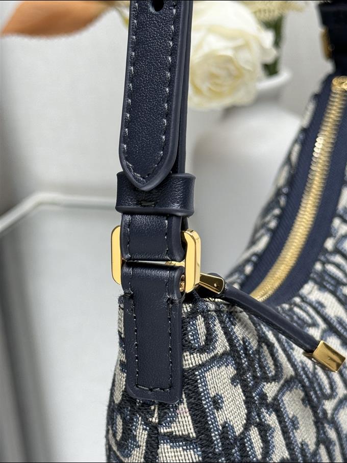 2025228Y550P204619539