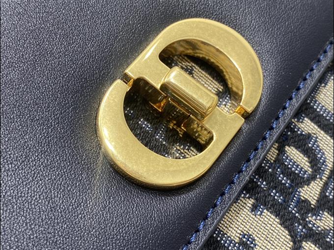 2025228Y550P204619649