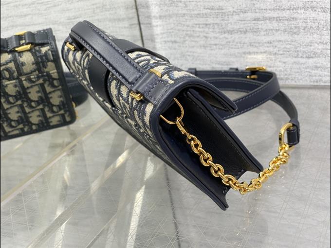 2025228Y550P204619963