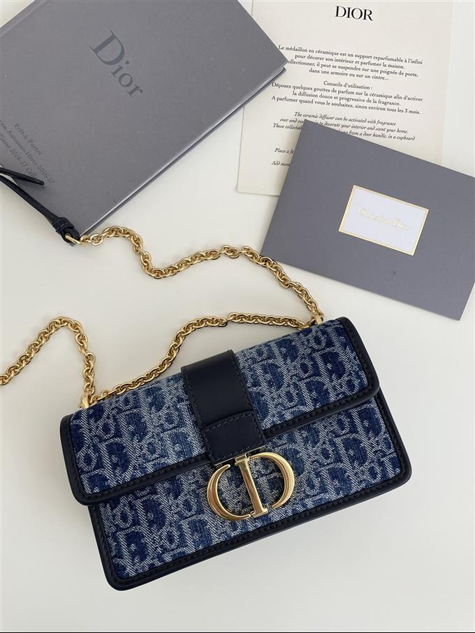 2025228Y550P204620199