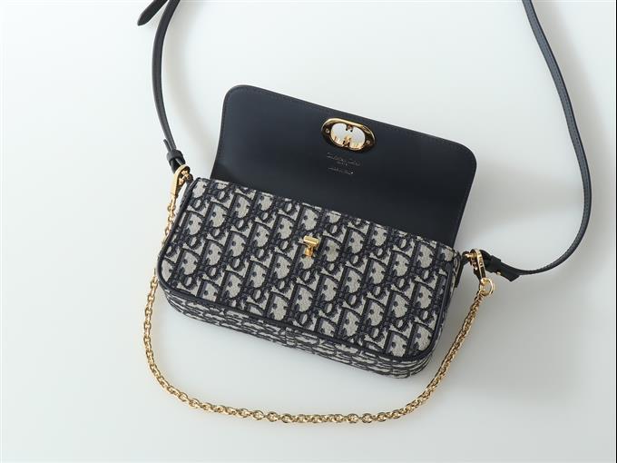 2025228Y550P204620417