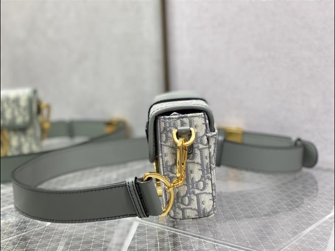 2025228Y550P204641904