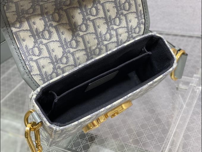 2025228Y550P204641934