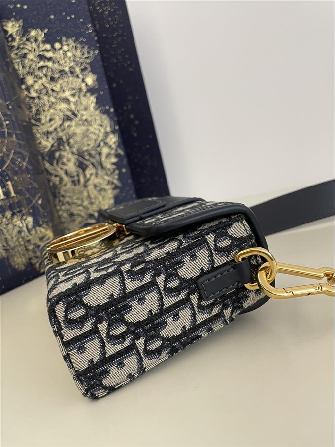 2025228Y550P204642482