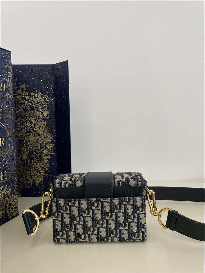 2025228Y550P204642498