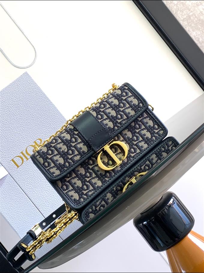 2025228Y580P204616304