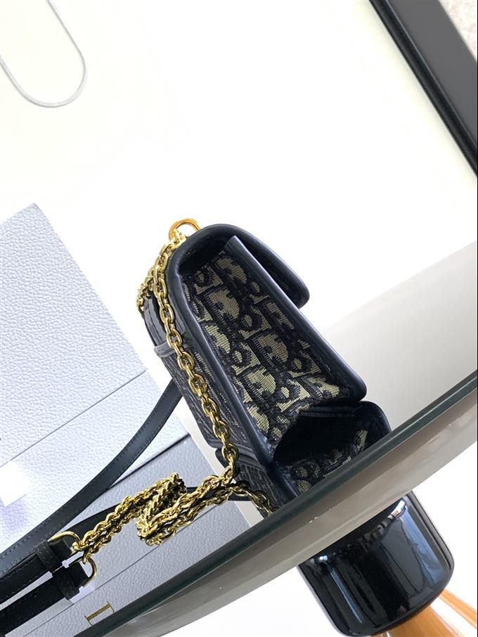 2025228Y580P204616320